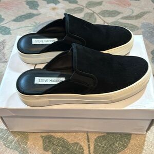 Steve Madden Black Suede Mules
